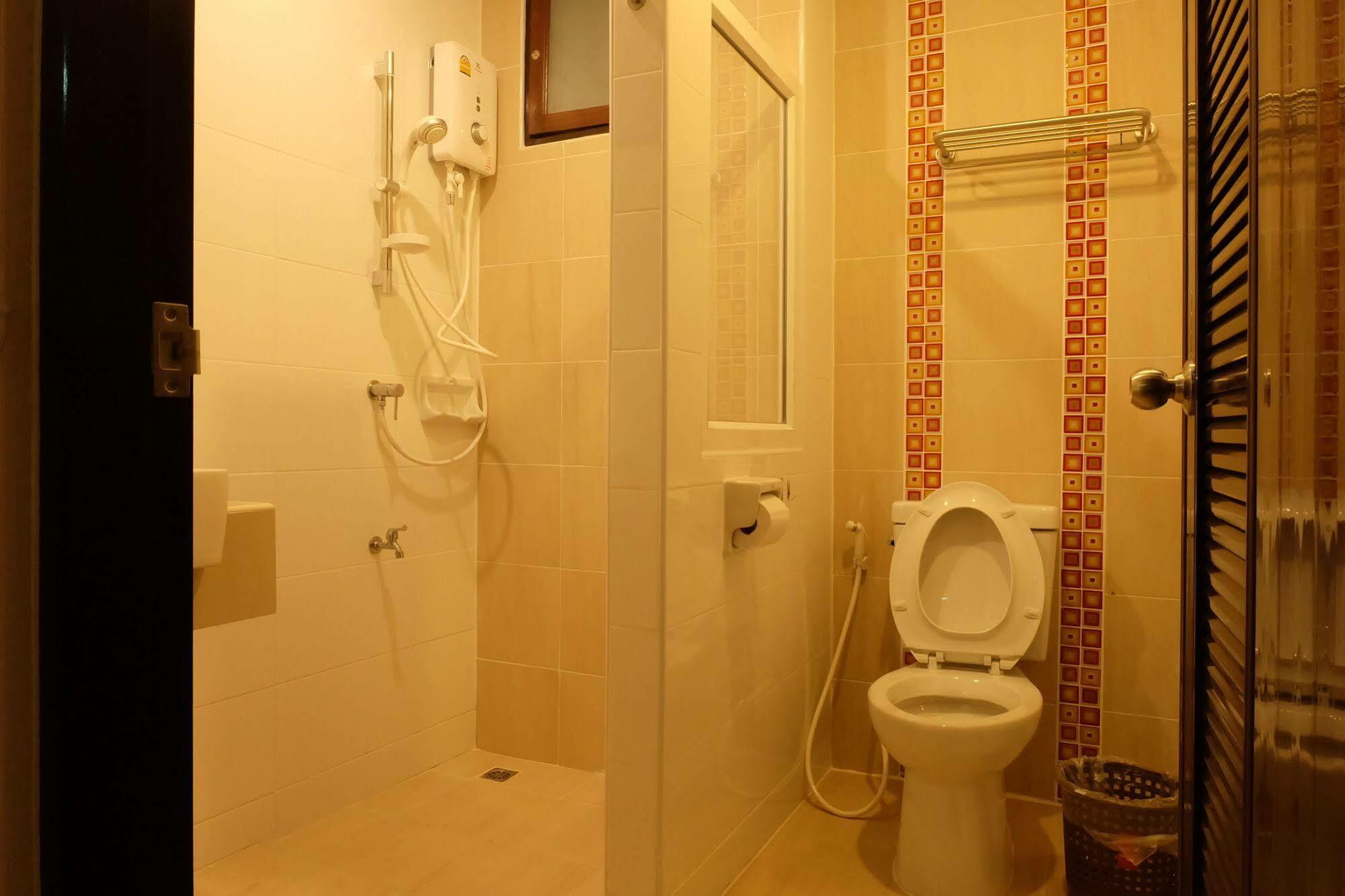 Monmuang Hotel Chiang Mai Ngoại thất bức ảnh